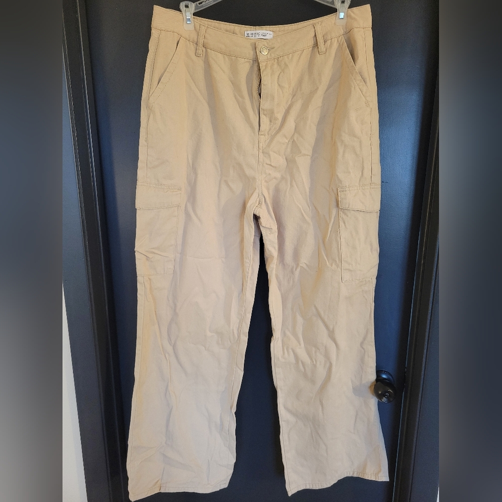 Size 14 wide leg cargo pants in Khaki